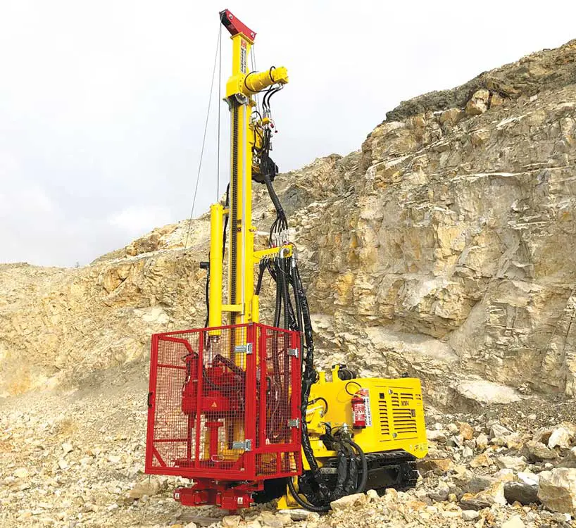 Massenza MM4 multipurpose drilling rig