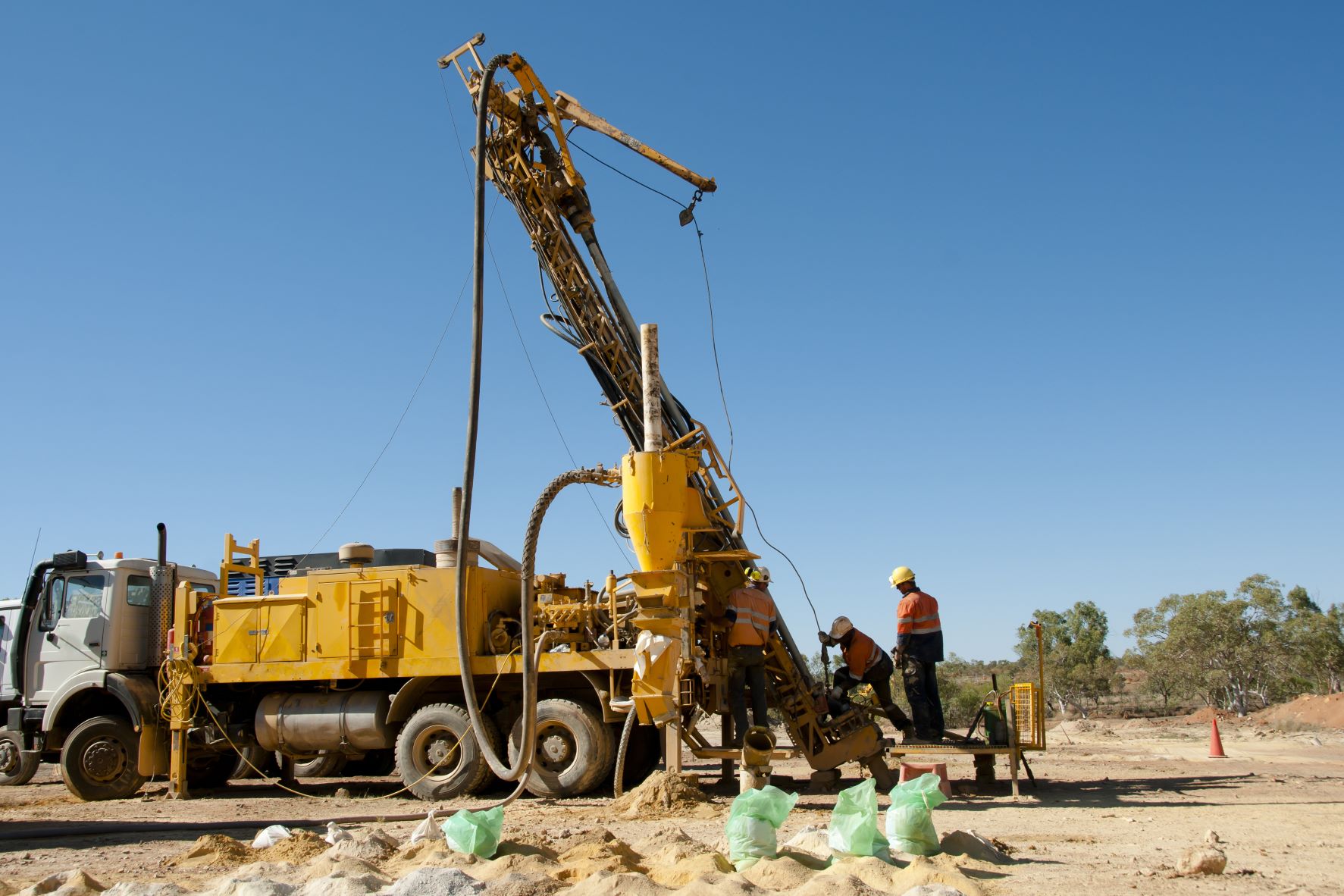 Reverse circulation drilling rig on site